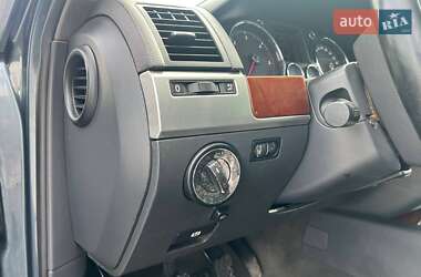 Внедорожник / Кроссовер Volkswagen Touareg 2004 в 