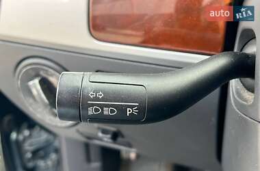 Внедорожник / Кроссовер Volkswagen Touareg 2004 в 