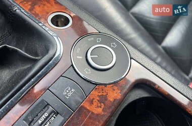 Внедорожник / Кроссовер Volkswagen Touareg 2004 в 