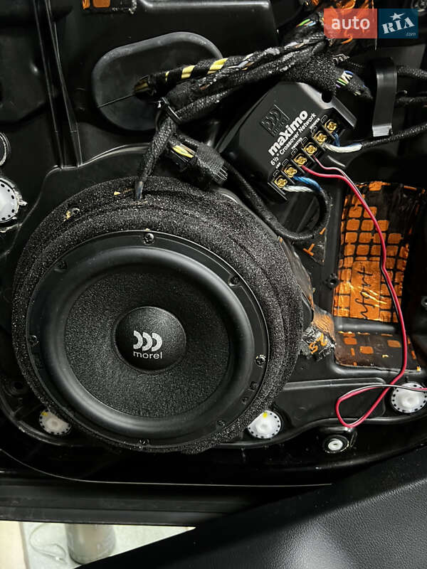 Позашляховик / Кросовер Volkswagen Touareg 2016 в Дніпрі