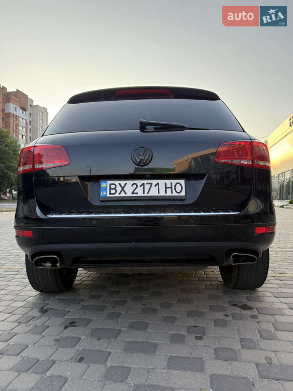 Внедорожник / Кроссовер Volkswagen Touareg 2011 в Хмельницком