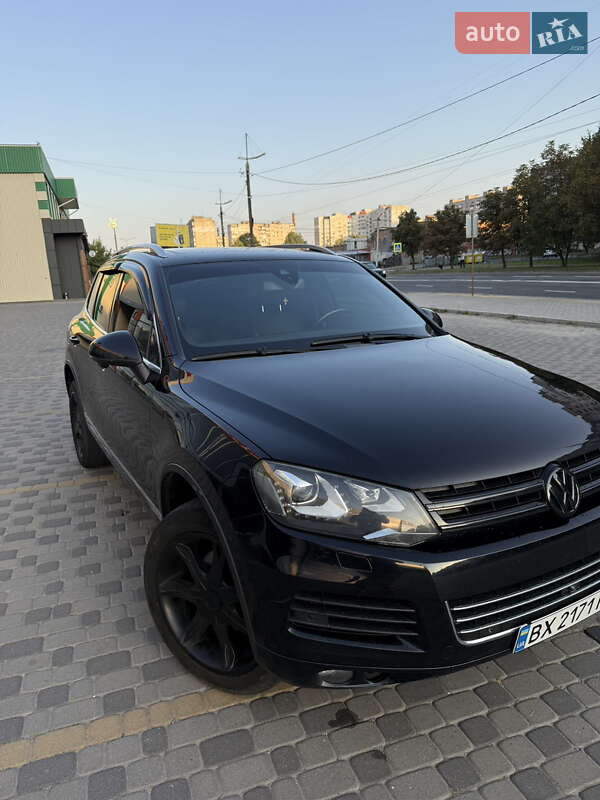 Внедорожник / Кроссовер Volkswagen Touareg 2011 в Хмельницком