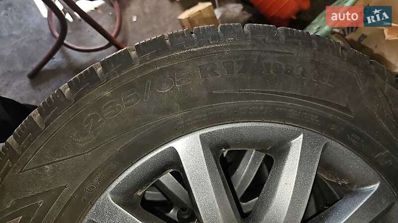 Внедорожник / Кроссовер Volkswagen Touareg 2011 в Киеве