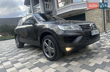 Позашляховик / Кросовер Volkswagen Touareg 2016 в Делятині
