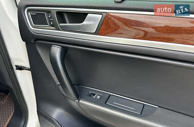 Внедорожник / Кроссовер Volkswagen Touareg 2011 в 