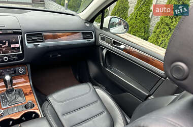 Внедорожник / Кроссовер Volkswagen Touareg 2011 в 