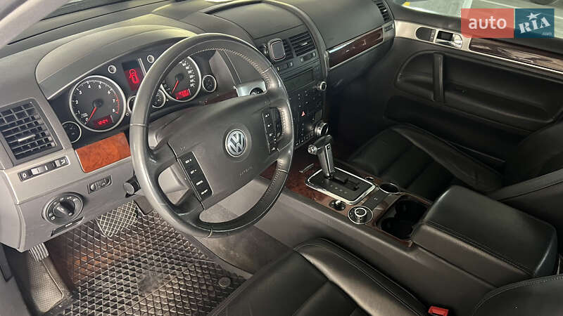 Позашляховик / Кросовер Volkswagen Touareg 2007 в Києві