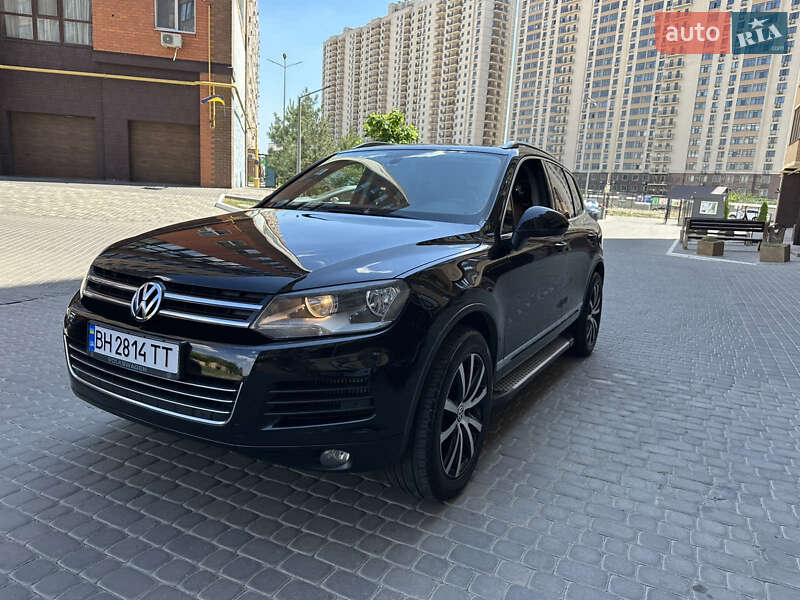 Внедорожник / Кроссовер Volkswagen Touareg 2012 в Одессе