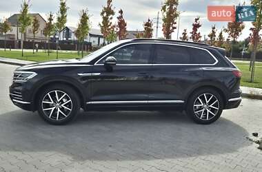 Внедорожник / Кроссовер Volkswagen Touareg 2018 в 