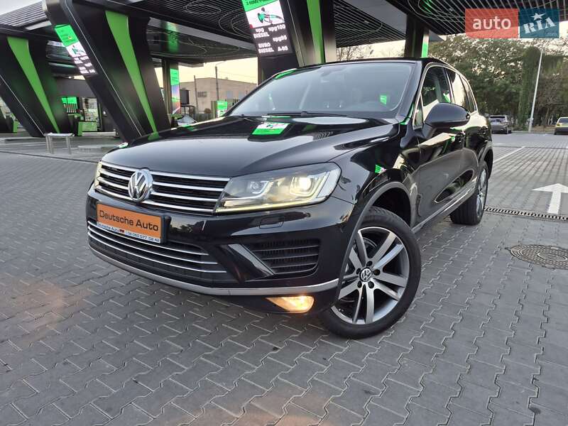 Внедорожник / Кроссовер Volkswagen Touareg 2015 в Одессе