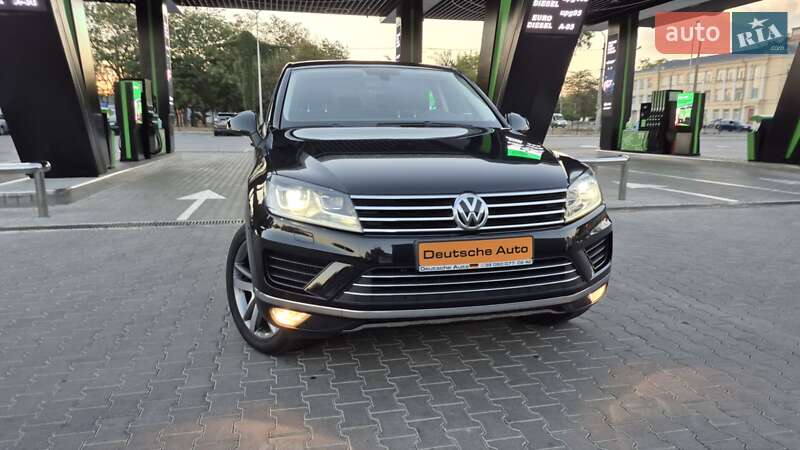 Внедорожник / Кроссовер Volkswagen Touareg 2015 в Одессе