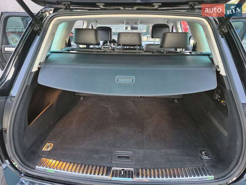 Внедорожник / Кроссовер Volkswagen Touareg 2015 в Одессе