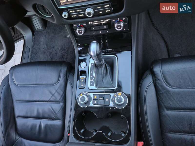 Внедорожник / Кроссовер Volkswagen Touareg 2015 в Одессе
