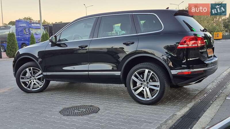 Внедорожник / Кроссовер Volkswagen Touareg 2015 в Одессе