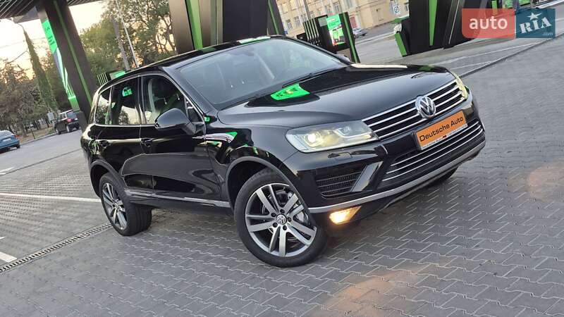 Внедорожник / Кроссовер Volkswagen Touareg 2015 в Одессе