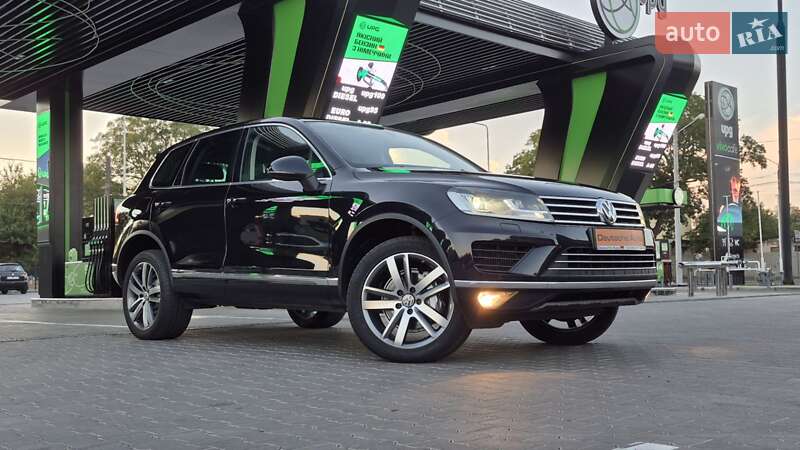 Внедорожник / Кроссовер Volkswagen Touareg 2015 в Одессе