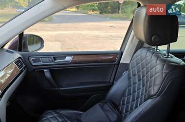 Внедорожник / Кроссовер Volkswagen Touareg 2017 в 