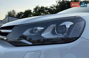 Внедорожник / Кроссовер Volkswagen Touareg 2014 в 
