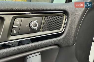 Внедорожник / Кроссовер Volkswagen Touareg 2014 в 