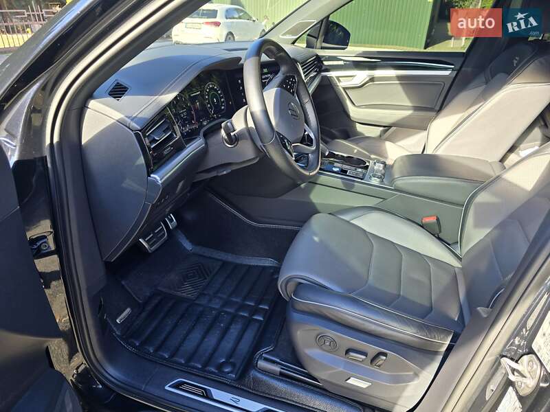 Внедорожник / Кроссовер Volkswagen Touareg 2022 в Ирпене