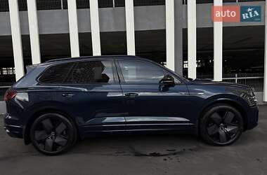 Позашляховик / Кросовер Volkswagen Touareg 2023 в Києві