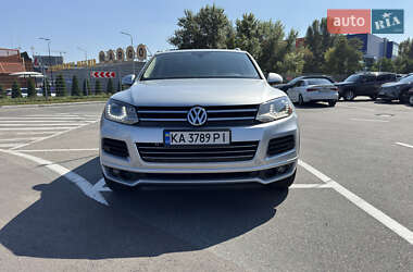 Внедорожник / Кроссовер Volkswagen Touareg 2014 в Киеве