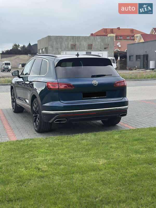 Внедорожник / Кроссовер Volkswagen Touareg 2019 в Мукачево