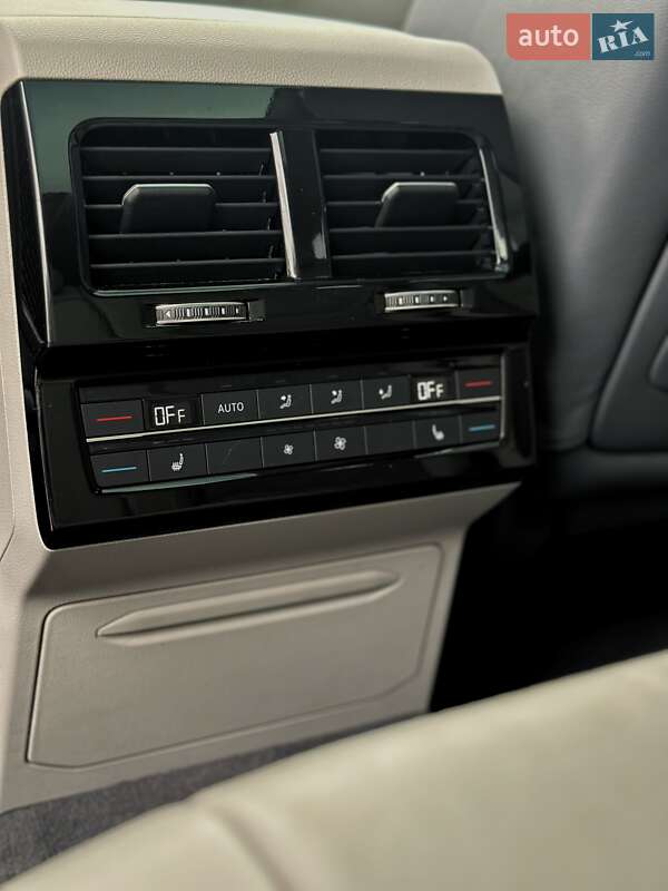 Внедорожник / Кроссовер Volkswagen Touareg 2019 в Мукачево