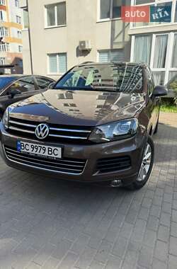 Внедорожник / Кроссовер Volkswagen Touareg 2012 в Львове