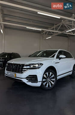 Внедорожник / Кроссовер Volkswagen Touareg 2018 в Иршаве