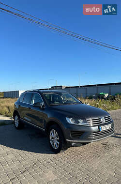 Позашляховик / Кросовер Volkswagen Touareg 2015 в Львові