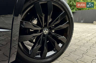 Внедорожник / Кроссовер Volkswagen Touareg 2022 в 