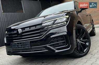 Внедорожник / Кроссовер Volkswagen Touareg 2022 в 