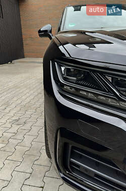 Внедорожник / Кроссовер Volkswagen Touareg 2022 в 