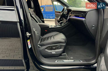 Внедорожник / Кроссовер Volkswagen Touareg 2022 в 