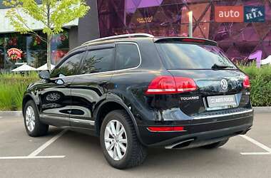 Внедорожник / Кроссовер Volkswagen Touareg 2013 в 