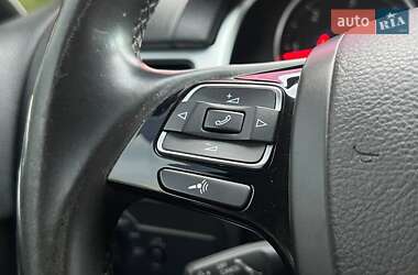 Внедорожник / Кроссовер Volkswagen Touareg 2013 в 