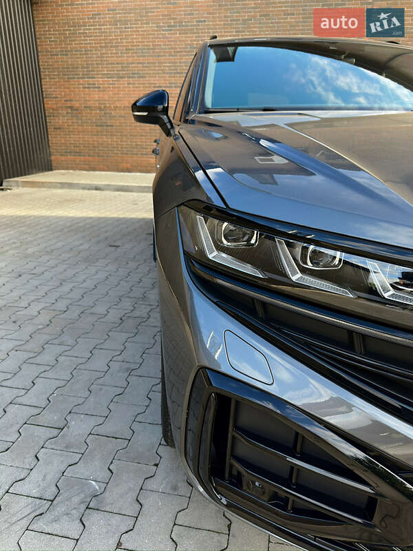 Позашляховик / Кросовер Volkswagen Touareg 2023 в Козятині