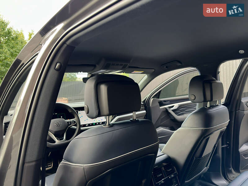 Позашляховик / Кросовер Volkswagen Touareg 2023 в Козятині
