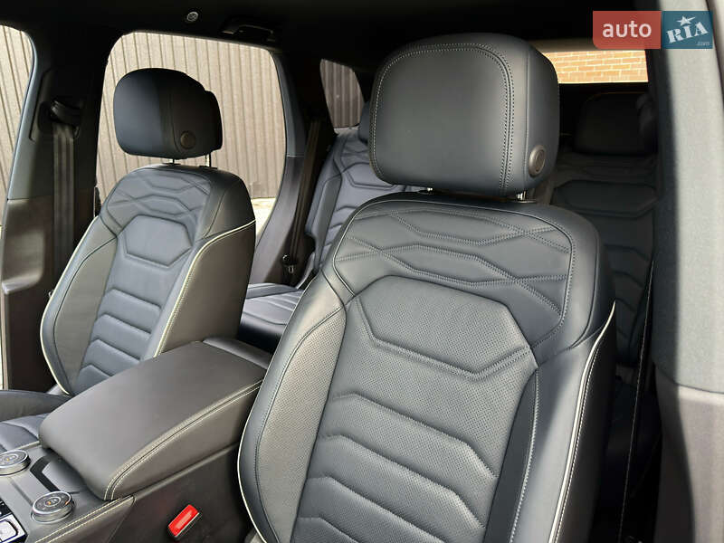 Позашляховик / Кросовер Volkswagen Touareg 2023 в Козятині