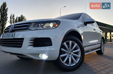 Позашляховик / Кросовер Volkswagen Touareg 2011 в Хмельницькому