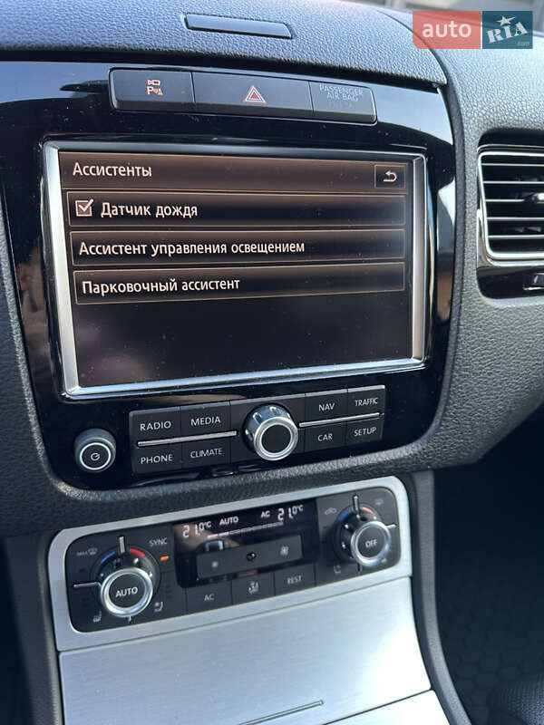 Внедорожник / Кроссовер Volkswagen Touareg 2012 в Тернополе