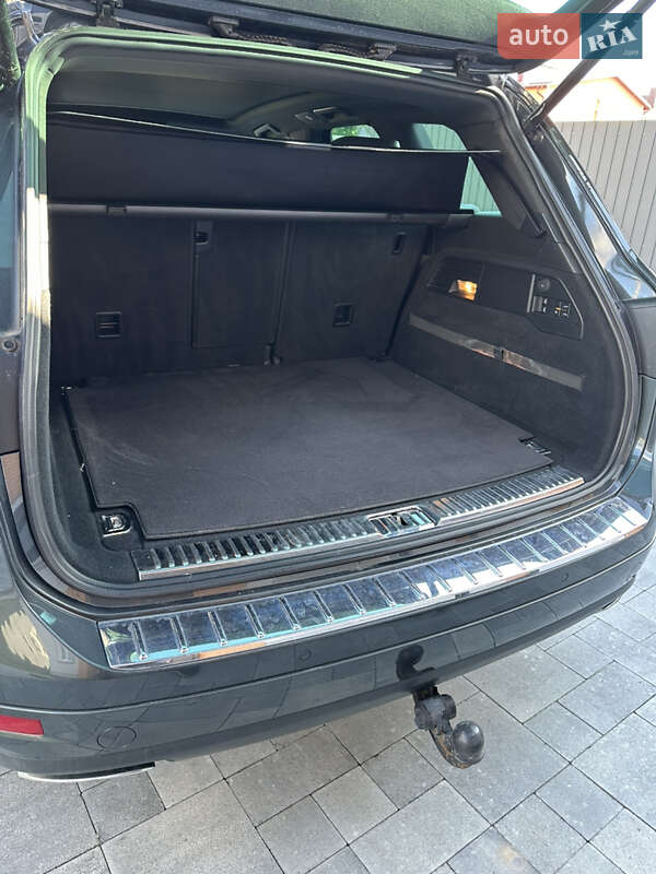 Внедорожник / Кроссовер Volkswagen Touareg 2012 в Тернополе