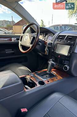 Внедорожник / Кроссовер Volkswagen Touareg 2006 в 