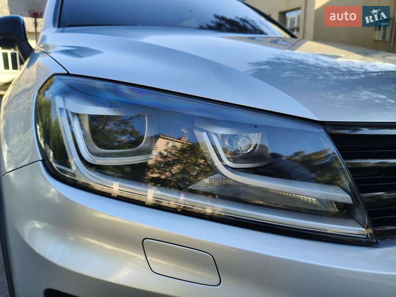 Позашляховик / Кросовер Volkswagen Touareg 2015 в Дніпрі фото 12 Позашляховик / Кросовер Volkswagen Touareg 2015 в Дніпрі