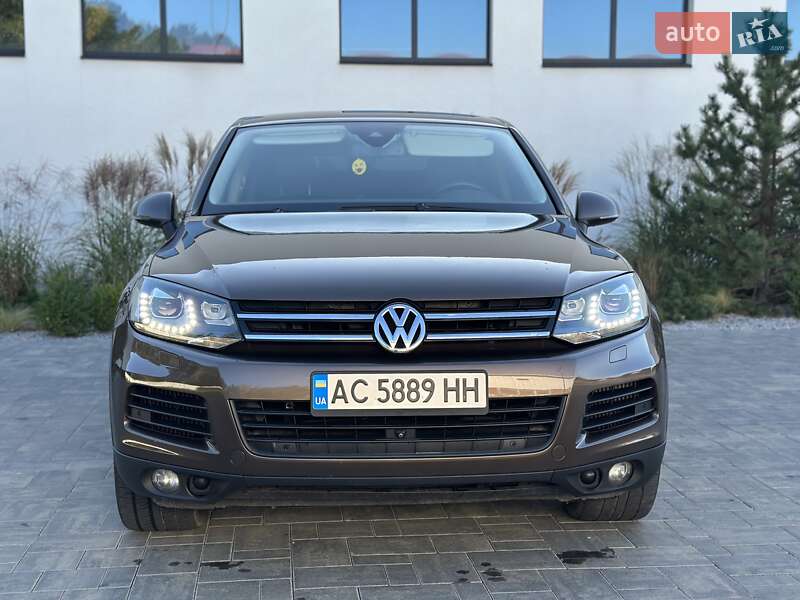 Внедорожник / Кроссовер Volkswagen Touareg 2011 в Луцке