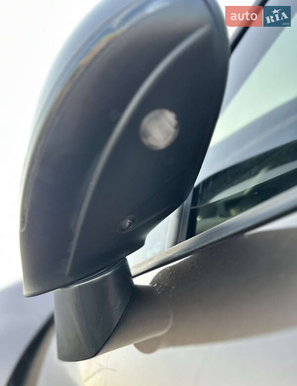 Внедорожник / Кроссовер Volkswagen Touareg 2011 в Луцке