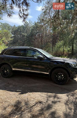 Внедорожник / Кроссовер Volkswagen Touareg 2014 в 