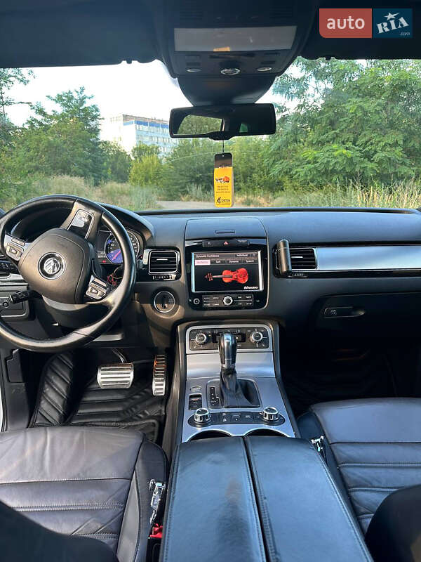 Позашляховик / Кросовер Volkswagen Touareg 2012 в Дніпрі фото 10 Позашляховик / Кросовер Volkswagen Touareg 2012 в Дніпрі