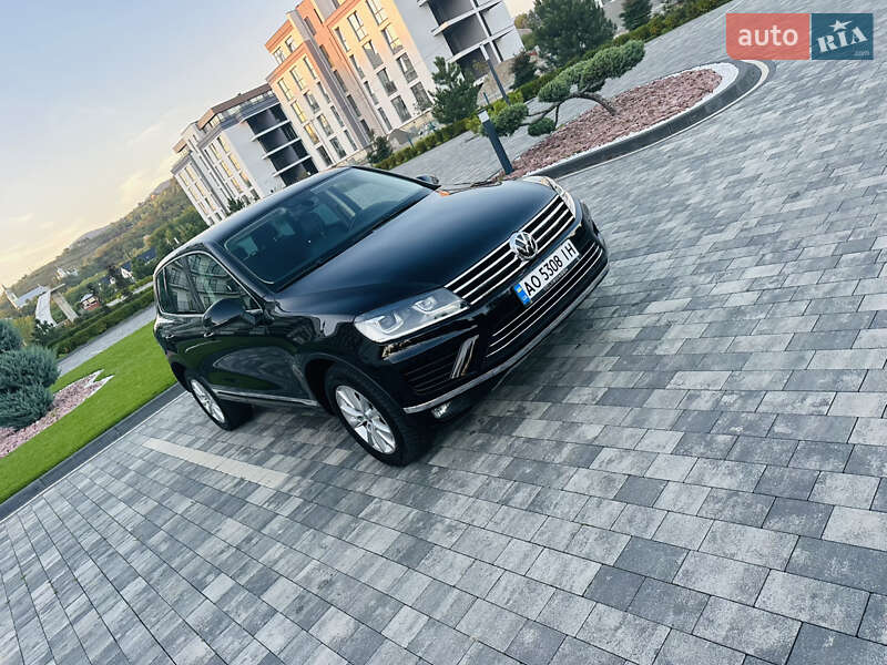 Внедорожник / Кроссовер Volkswagen Touareg 2017 в Мукачево